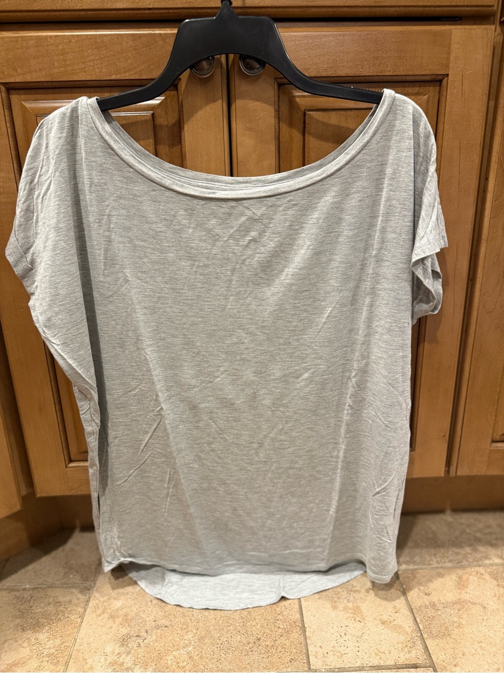 Express Light Gray Short Sleeve Scoop Neck Tee